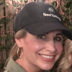 Meet your Posher, April